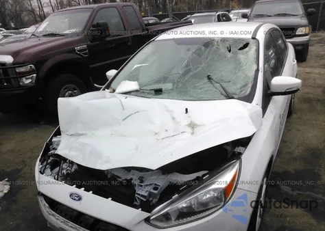 2016 Ford Focus Se z USA, uszkodzony, nr VIN 1FADP3F20GL277429